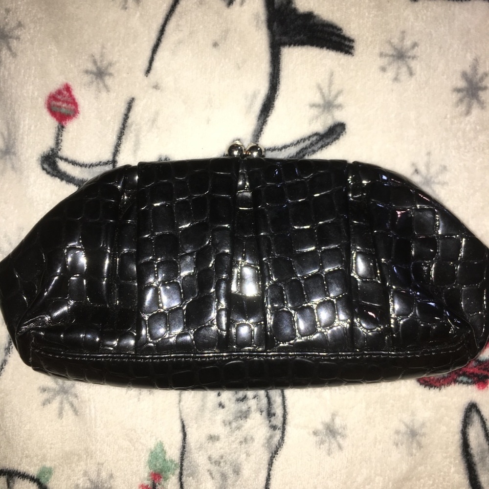 Black leather Nine West purse